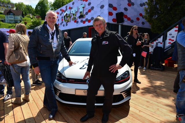 Beim GTI-Treffen 2016 hatte Bürgermeister Markus Perdacher noch leicht lachen, heuer wird das Treffen abgesagt. | Foto: Foto: Franz Habich