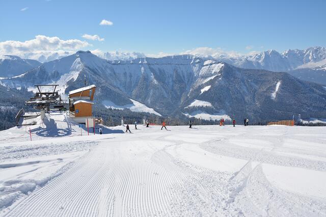 Die Lifte des stadtnahen Skigebietes bleiben auch nach den Semesterferien offen. | Foto: TVB Gaissau-Hintersee