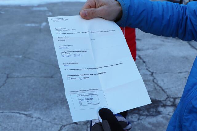 Ein negativer Test ist bei der Ausreise aus Nordtirol vorzuweisen. | Foto: Othmar Kolp