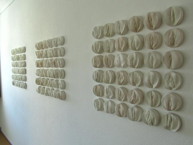 Vulva-Ausstellung beim Frauenforum Salzkammergut in Ebensee.