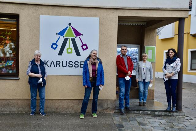 Helga Puttinger, Judith Aschenbrenner, Abdul Sami Ahmadzai, Michaela Moser und Maria Häusler am vierten Jahrestag des "Karussells". | Foto: Karin Kerzner