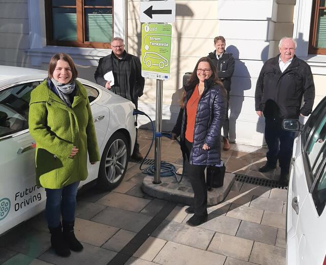 Leadermanagerin Christina Gassner, Bürgermeister von Altlengbach Michael Göschlbauer, Obfrau der Leaderregion Elsbeere Wienerwald und Bürgermeisterin von Maria Anzbach Karin Winter, Klima- u. Energiemodellregionsmanager Matthias Zawichowski und Bürgermeister Hermann Rothbauer
 | Foto: Leader Region Elsbeere Wienerwald