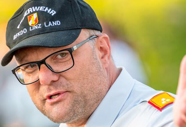 Bezirksfeuerkommandant Helmut Födermayr ist sauer auf die Politik. | Foto: FOTOKERSCHI.AT/KERSCHBAUMMAYR