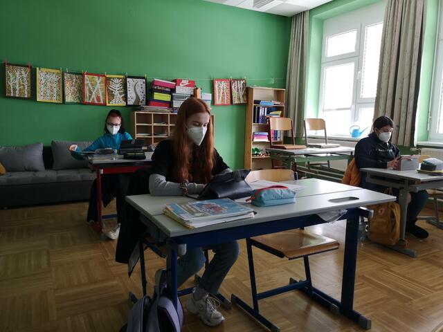 Am Tablett erhalten die Kinder die Arbeitsaufträge. | Foto: NMS Hollabrunn