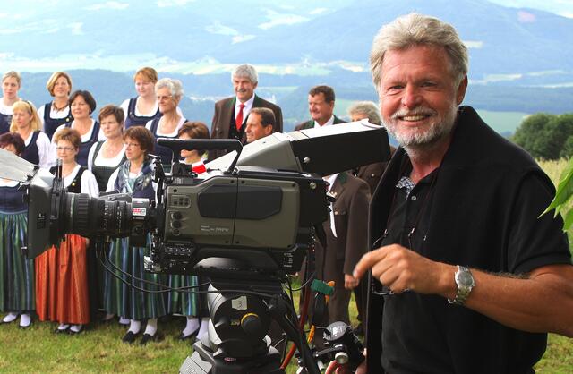 Der ehemalige ORF-Kameramann bei Dreharbeiten zu "Klingendes Österreich" | Foto: Anton Wieser