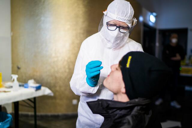 Der breitflächige Einsatz von Antigen-Schnelltests ist entscheidend, bei der Eindämmung der Corona-Pandemie aktiv mitzuhelfen. In der Ottakringer Brauerei können sich Mitarbeiter gratis testen lassen. | Foto: WKÖStudeny