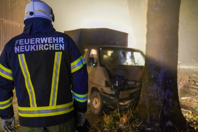 Drei Feuerwehren waren bei dem Unfall im Einsatz.  | Foto: Daniel Scharinger