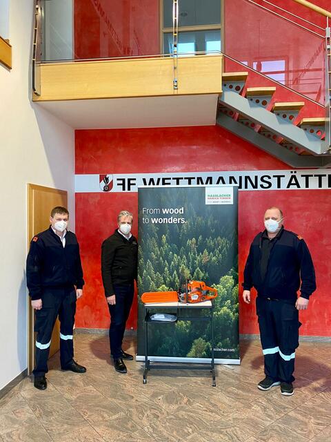 Die neue Kettensäge für die Freiwillige Feuerwehr Wettmannstätten. | Foto: FF Wettmannstätten