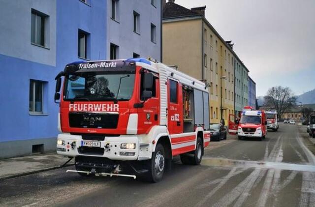 Mehrere Einsatzfahrzeuge waren vor Ort. | Foto: Edrit Gashi