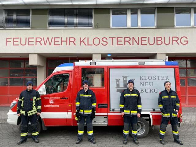 Neu im Dienst der Feuerwehr Klosterneuburg: Paul Schmuckenschlager, Klaus Schmuckenschlager, Samuel Biber und Maximilian Bauer | Foto: Feuerwehr Klosterneuburg