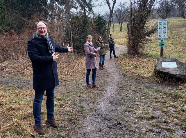 Christian Hortulany und Anrainer beim neuen Zugang. | Foto: CH