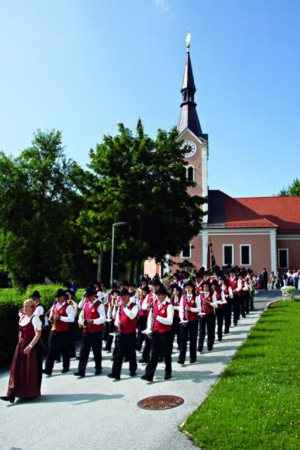 Wann endlich marschieren die Musikkapellen wieder wie hier in Hatzendorf auf? Brauchtum hat in Fehring große Tradition.