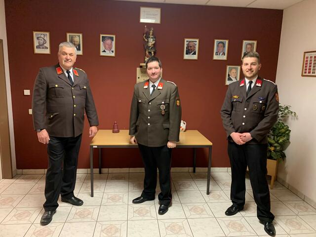 Der alt Kommandant und neuer Kommandant-Stellvertreter der Feuerwehr Walbersdorf Andreas Pollack mit dem neu gewählten Kommandanten Thomas Dorfmeister und Stadtrat Andreas Feiler. | Foto: FF Walbersdorf