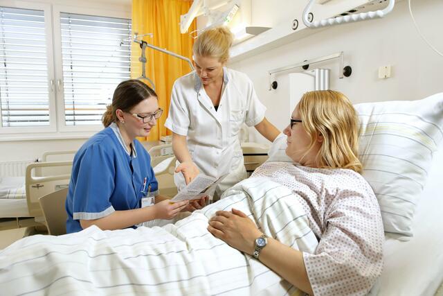 Statt mit einem Tag der offenen Tür präsentiert sich die Gesundheits- und Krankenpflegeschule Schärding bei einer Online-Infoveranstaltung.
