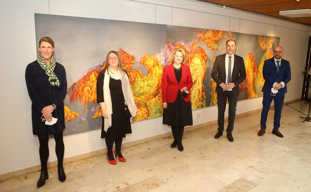 Ausstellungseröffnung im KUZ Oberschützen: Geschäftsführerin Barbara Weißeisen-Halwax (KBB, Kultur-Betriebe Burgenland), Künstlerin Lucja Radwan, Jolanta Róza Kozlowska (Botschafterin der Republik Polen), Landesrat Leonhard Schneemann und Univ.-Prof. Arkadiusz Radwan (Direktor, Polnische Akademie der Wissenschaften, Wissenschaftliches Zentrum in Wien)