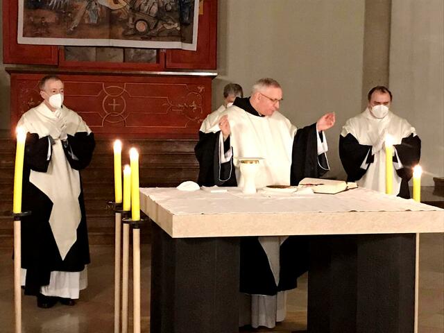 ... Leitung des Festgottesdienstes von Militärbischof Werner Freistetter in seiner St. Georgs Kathedrale, anlässlich des alljährlich abgehalten Requiems im Gedenken an den 1. Militärbischof Alfred Kostelecky ...