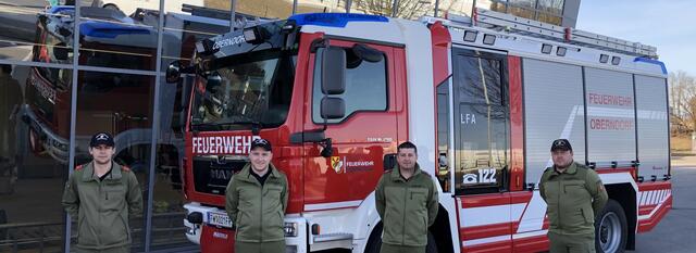 Stolz auf das neue Fahrzeug (von links): Mathias Rockenschaub, Kommandant Patrick Rosinger, Andreas Rosinger und Johannes Rosinger. | Foto: FF Oberndorf