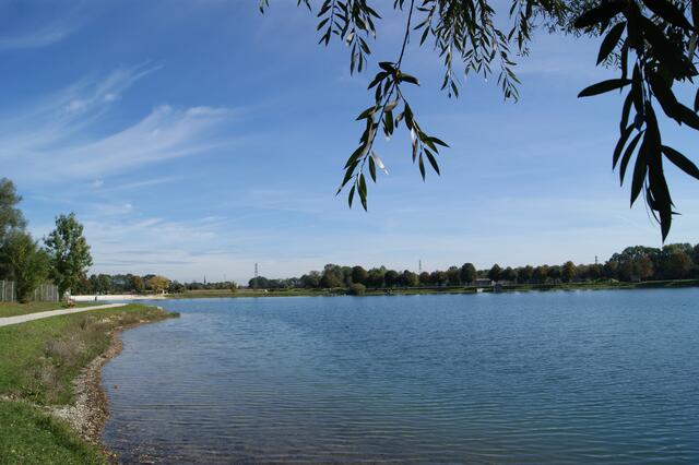 Der lelblose Person wurde am Ufer des Oedtsee geborgen. | Foto: Stadtmarketing Traun