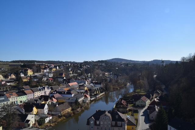 Leben an der Perle des Thayatals: Raabs (hier der Blick vom Schlossbalkon aus) hat über 1.000 gemeldete Nebenwohnsitzer. | Foto: Koller