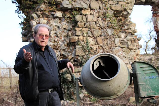 "Die Aktiven werden immer Älter, engagierter Nachwuchs für die weitere Sanierung ist unverzichtbar", schlägt Vereinsobmann Wilhelm Wokerstorfer Alarm.   | Foto: Eckhart Herbe