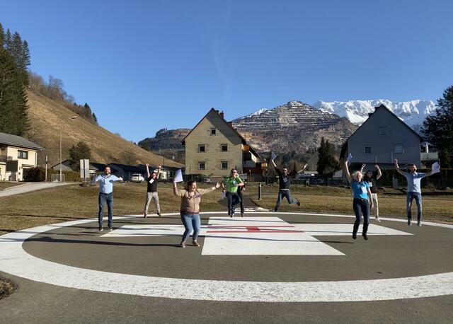 Die Mitarbeiter der Eisenerzer ZPP Dentalmedizintechnik GmbH waren die Ersten, die am Kurs zum Erlernen des korrekten Nasen-Rachen-Abstriches am SIM Campus teilgenommen haben.