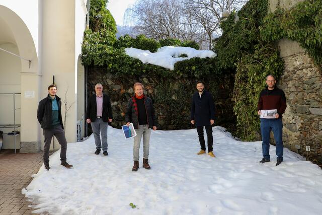Im (noch nicht überdachten) Innenhof des Pankratiums in Gmünd: Christoph Schwarzenbacher, Hubert Rudiferia, Manfred Tischitz, Sebastian Schuschnig, Bernhard Brigola