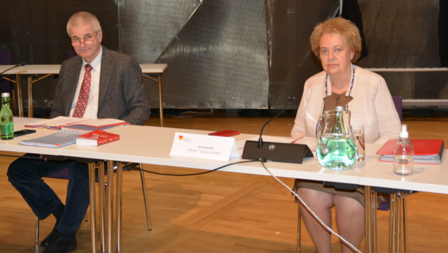 Verfahrensrichter Walter Pilgermair und Vorsitzende Verena Dunst sorgten wieder für einen ordnungsgemäßen Ablauf der Befragungen im U-Ausschuss zur Causa der Commerzialbank Mattersburg. | Foto: dpi