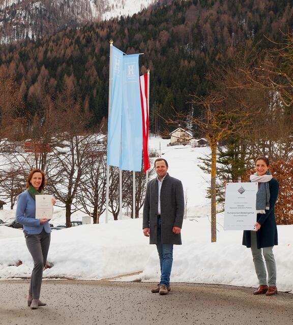 Bleibergerhof: Bürgermeister Christian Hecher zu Besuch im Bleibergerhof um Direktorin Andrea Leitner (rechts)