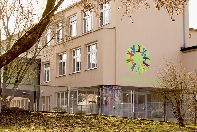 Bei neun Kindern und vier Lehrkräften der Karlhofschule bestätigte sich der Verdacht einer Corona-Infektion am Freitag.