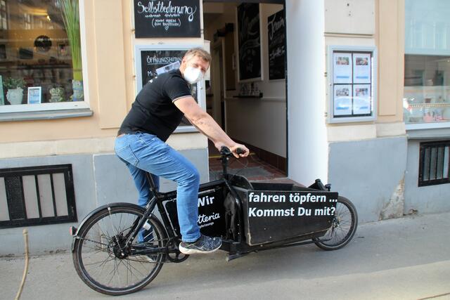 Magnus Moser lässt sich nicht aufhalten. Getöpfert wird auch in der Corona-Zeit.