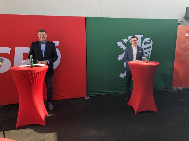 Jörg Leichtfried und Stefan Hofer wollen mit der Joboffensive "Aktion 40.000" auch in der Region neue Jobs schaffen.