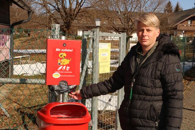 Hotel-Direktorin Sylvia Della Pietra-Dorfer hat zusätzlich noch Hundegassi-Automaten aufgestellt. | Foto: kope