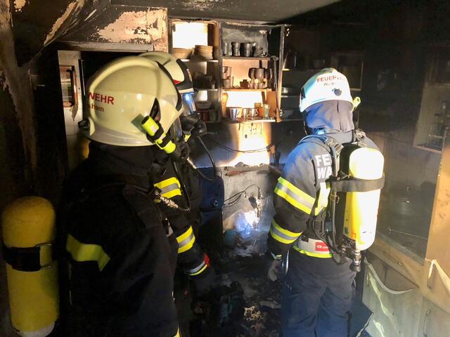 Brand in einem Wohnhaus: Die beiden FFs Wallenham und Brunnenthal löschten das Feuer.