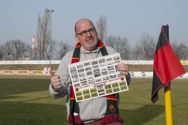 Miroslav Sraihans, Obmann des 1. Simmeringer Sportclub, ist stolz auf die lange Geschichte des Traditionsvereins. | Foto: Wolfgang Unger