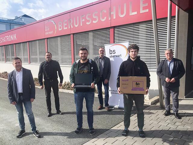 Übergabe der Laptops an die Berufsschule Oberwart.