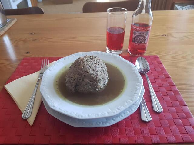 Granitztaler Leberknödelsuppe zur Stärkung.