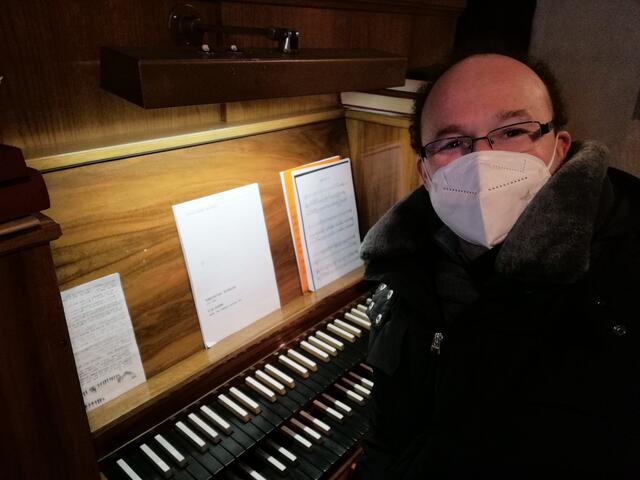 Christian Theuermann an der Orgel