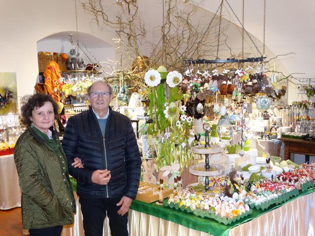 Im Kunsthandwerksgeschäft im Innenhof legen Leonard und Ingrid Bardeau besonderen Wert auf eine exklusive und reichhaltige Auswahl an handgefertigten, regionalen und kunsthandwerklichen Produkten.
