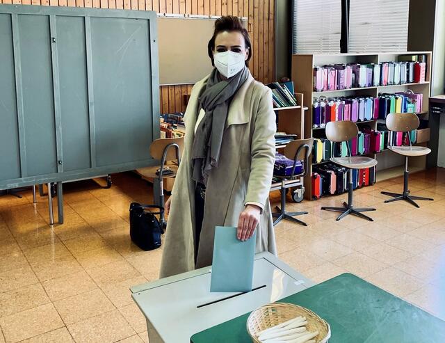 Katharina Spanring, Neue Volkspartei