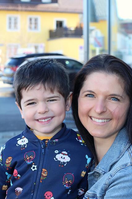 Christina mit Lorenz aus St. Margareten:
"Meine Kinder sagen mir oft, dass ich eine tolle Mama bin; und ich bin stolz auf meine Kleinen. "