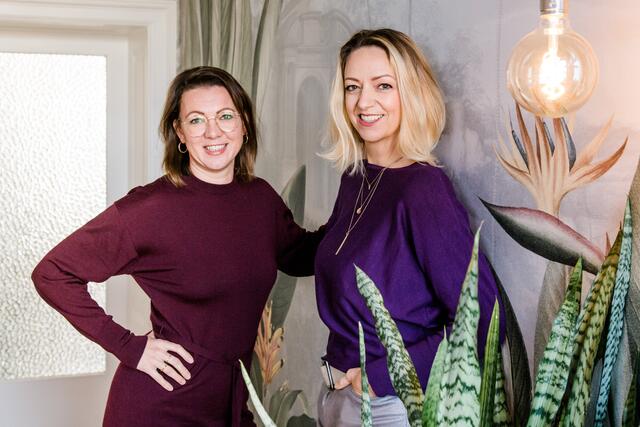 Daniela Gaigg und Linda Syllaba wollen Mamas ein wenig gesunden Egoismus zurück geben. | Foto: Bianca Kübler Photography