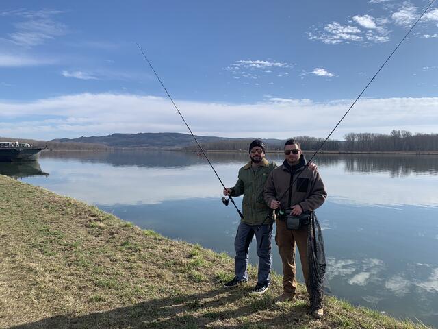 René und Roman fischten am 28. Februar zwei Zander aus der Donau in Krems