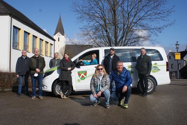 Die Gemeinde macht mobil: Die Vereinsmitglieder von "Emil" in Winklarn springen dort ein, wo es der öffentliche Verkehr nicht kann.