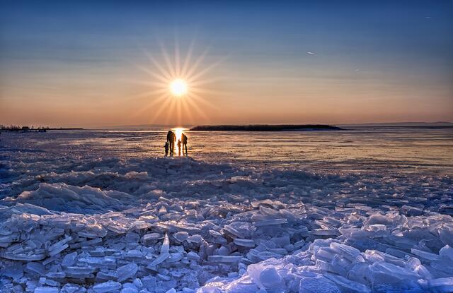 Kurz vor Sonnenuntergang am Podersdorfer Strand, Neusiedler See.