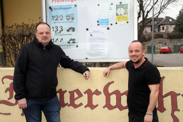 Kommandant Alexander Mattausch und Jugendbetreuer Andreas Eichler wollen Kindern die Feuerwehr nahebringen. | Foto: Friedrich Doppelmair