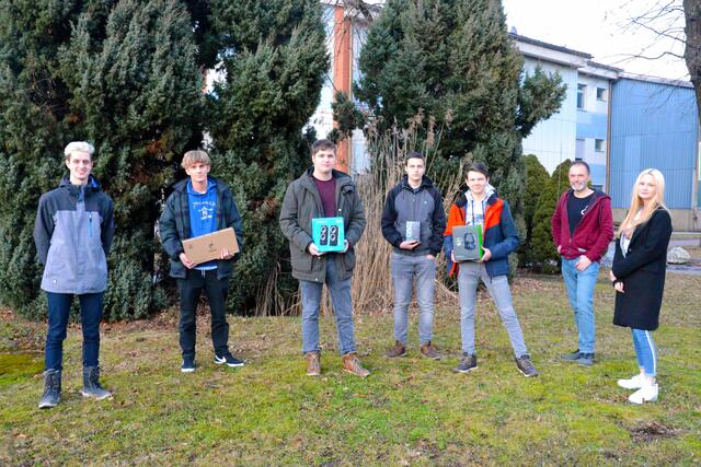 Lukas Tieber (Obmann eSports Mostviertel) 
Martin Mistelbacher (Rocket League Sieger) 
Gerald Feilmayr (Rocket League Sieger) 
Thaddäus Knapp (CS:GO Sieger) 
Gabriel Pöchlbauer (CS:GO Sieger) 
Günther Sterlike (Vorstandsmitglied eSports Mostviertel) 
Laura Baumann (Sponsoring Beauftragte eSports Mostviertel)  | Foto: Esports Mostviertel