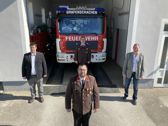 "Neue" Feuerwehrkommandanten trat Dienst an: Bgm. Marc Hoppel, Kmdt OBI Martin Hoppel, KmdtStv HBI Markus Wagner und Vizebgm. Johannes Pfeffer | Foto: Feuerwehr Grafenschachen