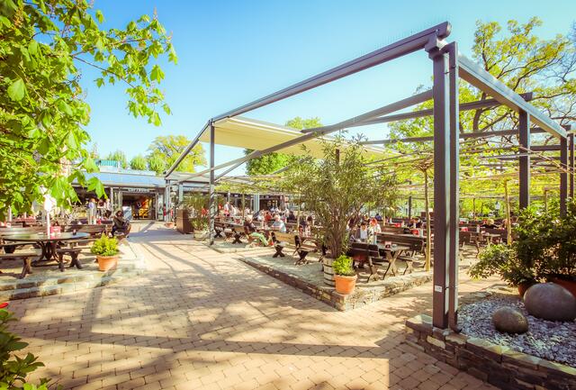 Nach dem großen Umbau öffnet "Kolariks Luftburg" im Prater mit neuer Einrichtung und Speisekarte wieder seine Türen.