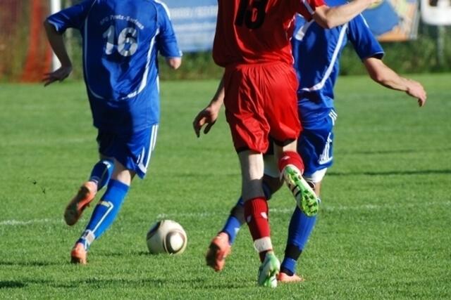 Die Bundesregierung trotz angespannter Lage in der Corona-Pandemie leichte Lockerungen angekündigt. Unter anderem sollen ab 15. März Kinder- und Jugendsport in Vereinen im Freien sowie Schulsport wieder erlaubt sein.