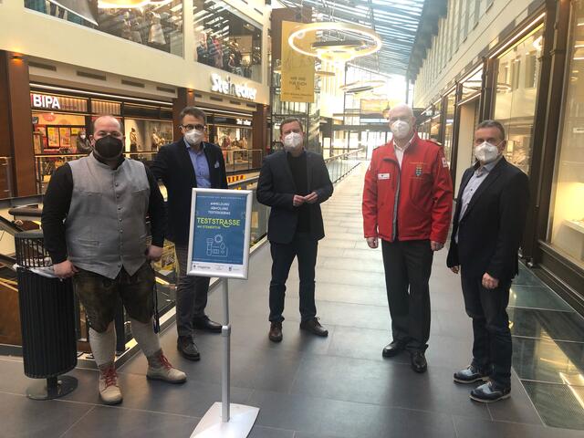 Thomas Kalchhauser (Hofbräu am Steinertor), Othmar Seidl, Stadtpfarrer Franz Richter, Max Pöschl (Rotes Kreuz), Josef Kitzler